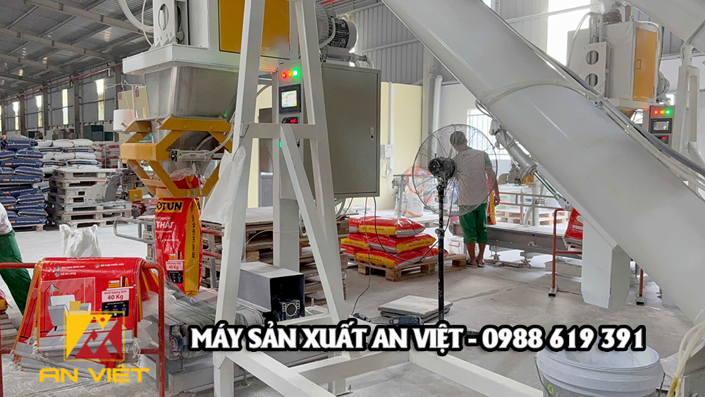 Cân Đóng Bao Bột Bả 7 Tấn/Giờ Bao 40kg Lắp Đặt Tại Hà Nam